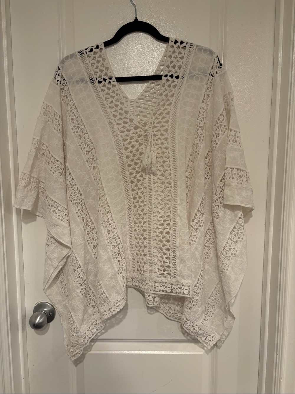 Boho Crochet Lace V-Neck Women's Top in Cream